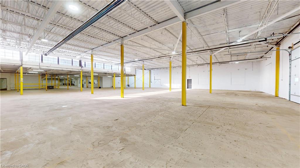 100 Wellington Street N Property Photo 4