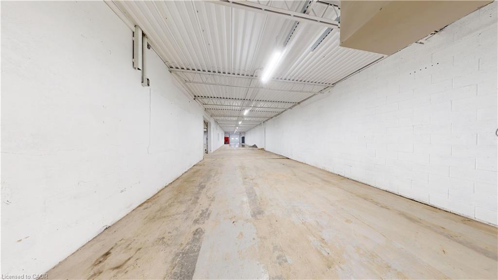 100 Wellington Street N Property Photo 6