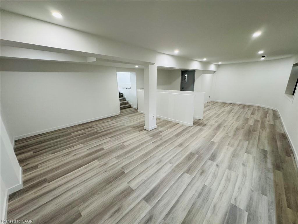 100 Wellington Street N Property Photo 7