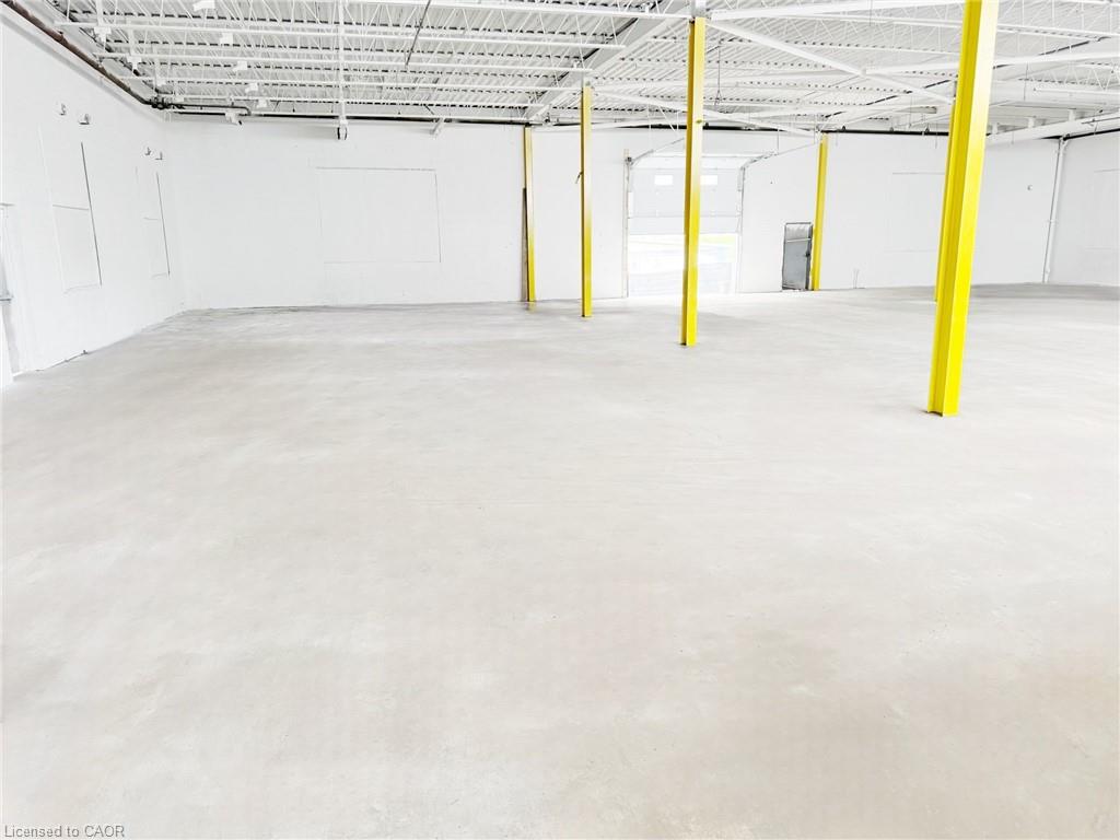 100 Wellington Street N Property Photo 8