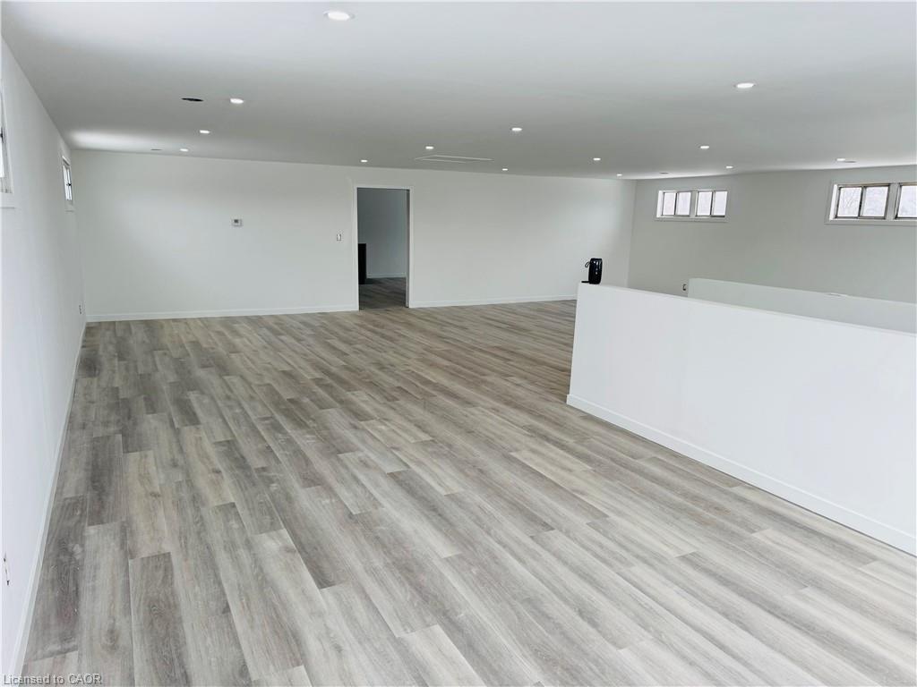 100 Wellington Street N Property Photo 10