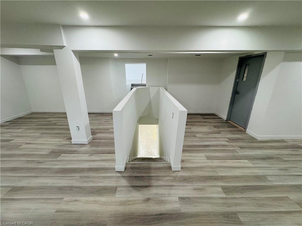 100 Wellington Street N Property Photo 11