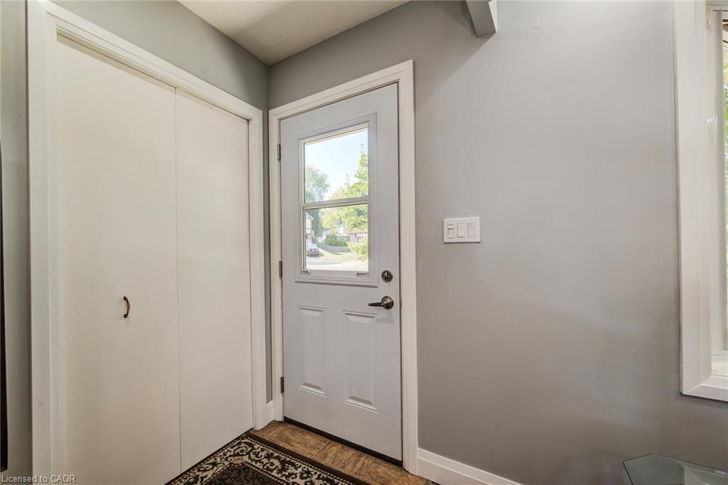 659 Gladstone Drive Property Photo 6