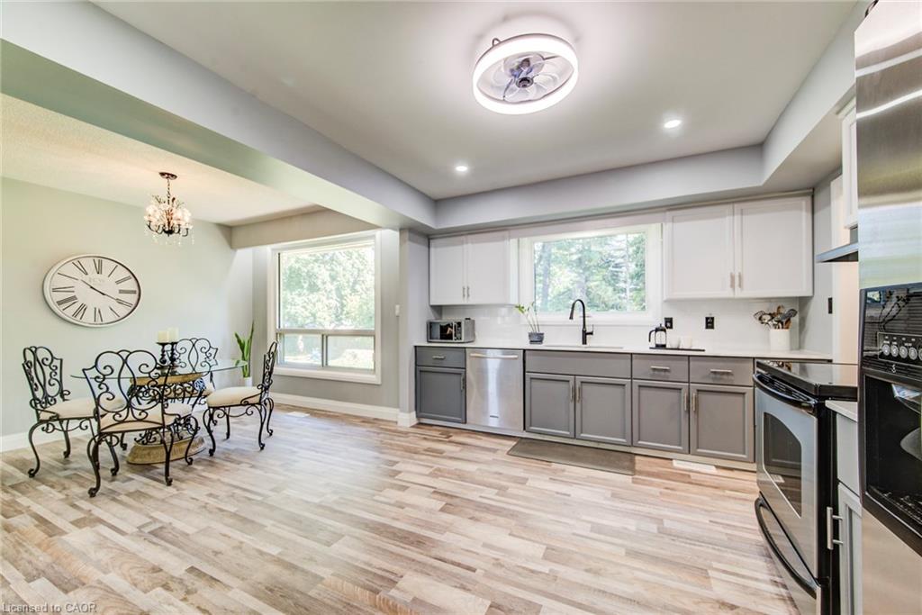 659 Gladstone Drive Property Photo 12