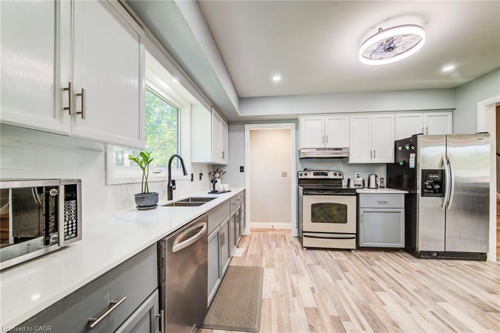 659 Gladstone Drive Property Photo 14