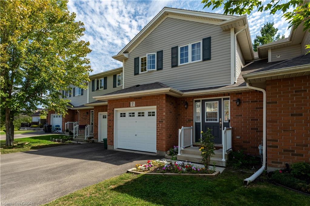 7-124 College Street Property Photo 1