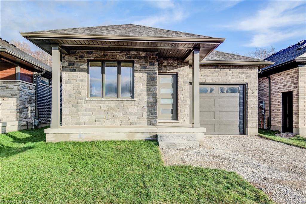 27 Tupelo Crescent Property Photo 2