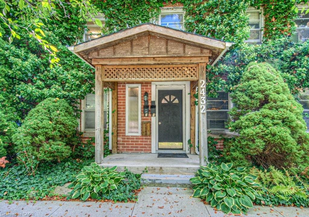 2-2430 First Street Property Photo 4