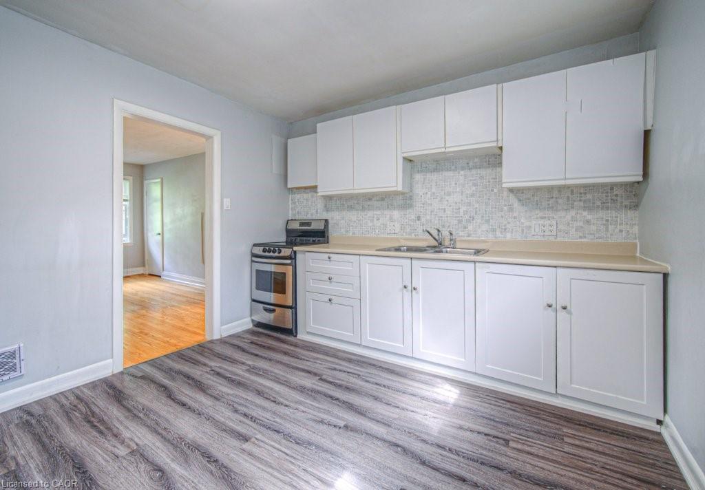 2-2430 First Street Property Photo 21