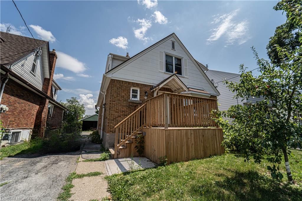 8 Bruce Street Property Photo 1