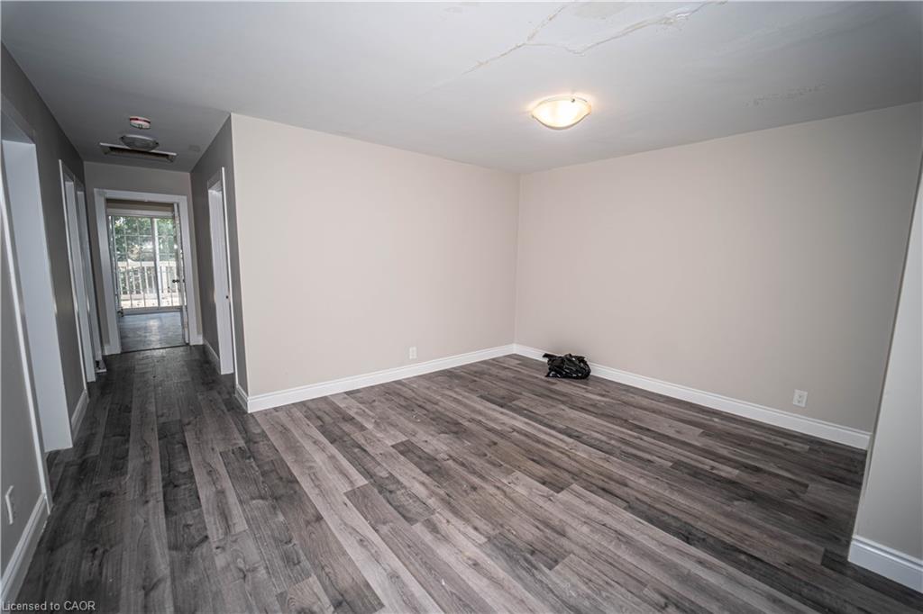 8 Bruce Street Property Photo 2