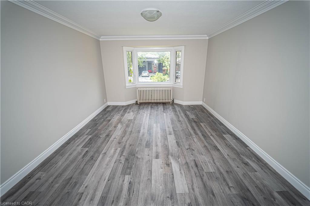 8 Bruce Street Property Photo 3