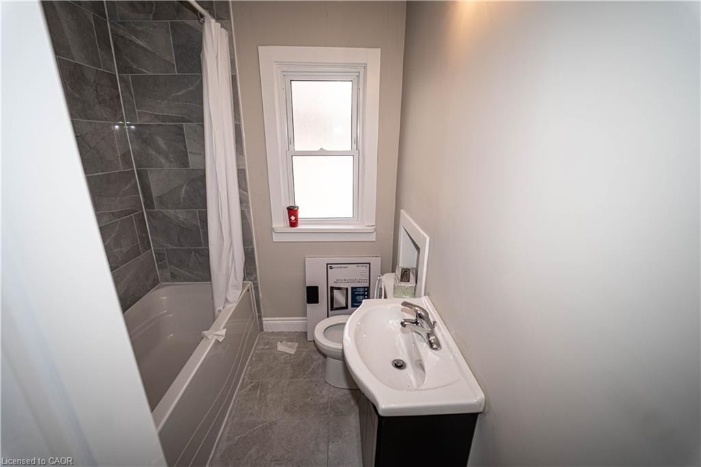 8 Bruce Street Property Photo 9