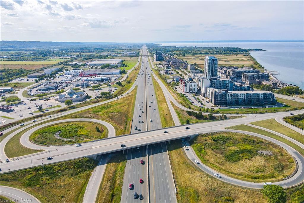 402-16 Concord Place Property Photo 4