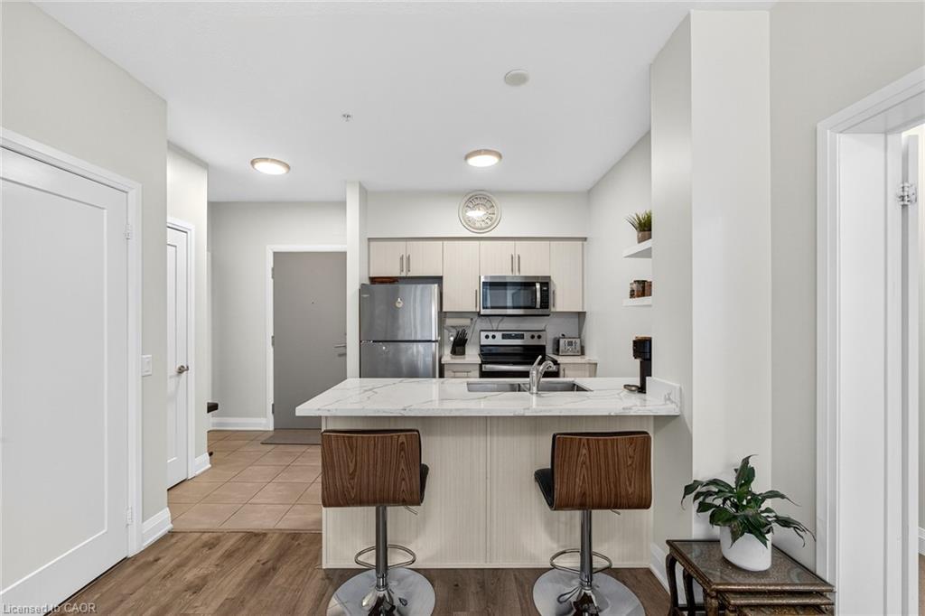 402-16 Concord Place Property Photo 10