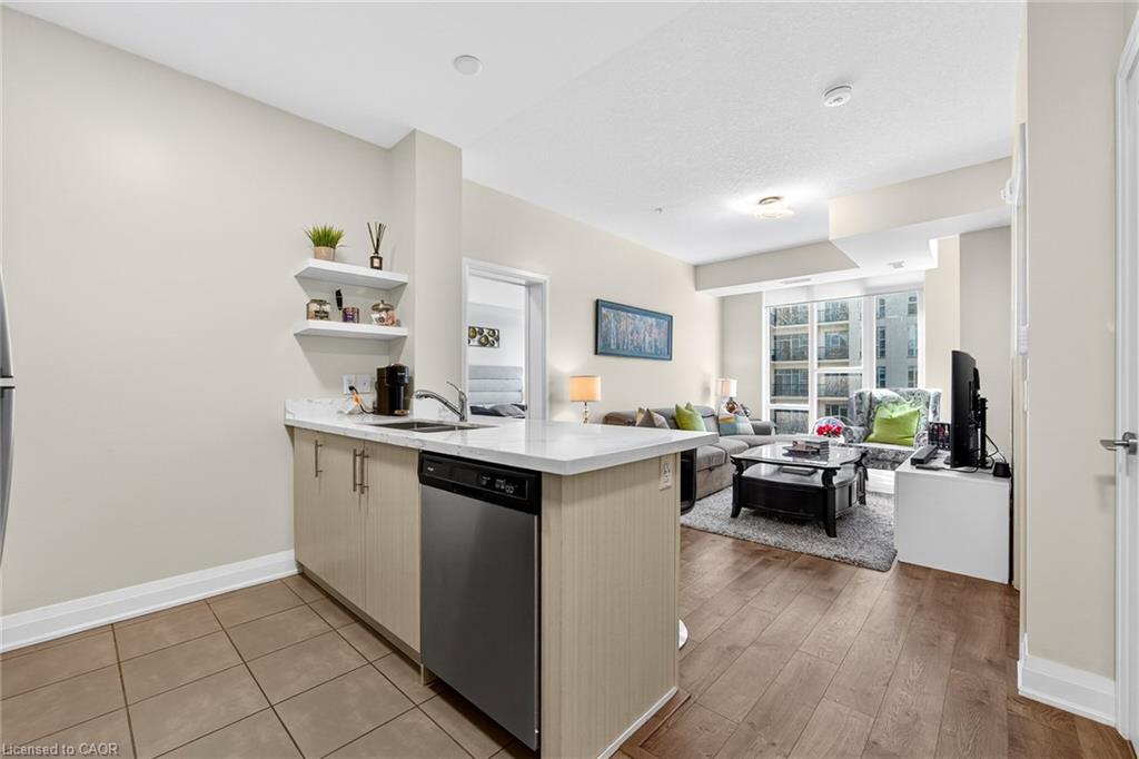 402-16 Concord Place Property Photo 11