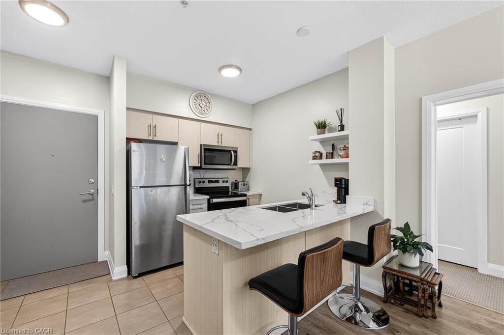 402-16 Concord Place Property Photo 12