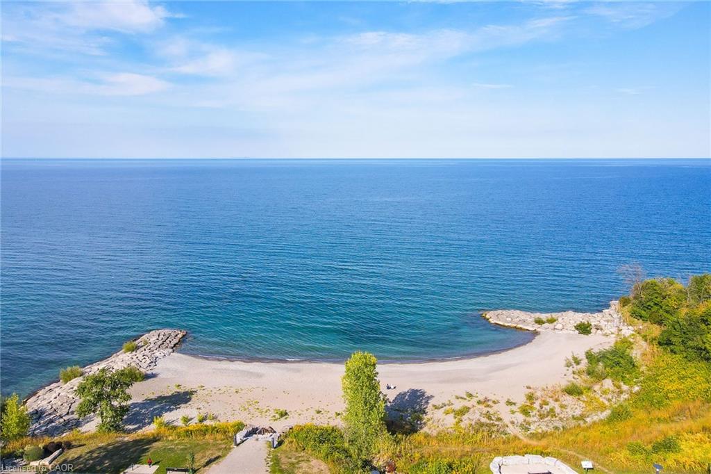 402-16 Concord Place Property Photo 33