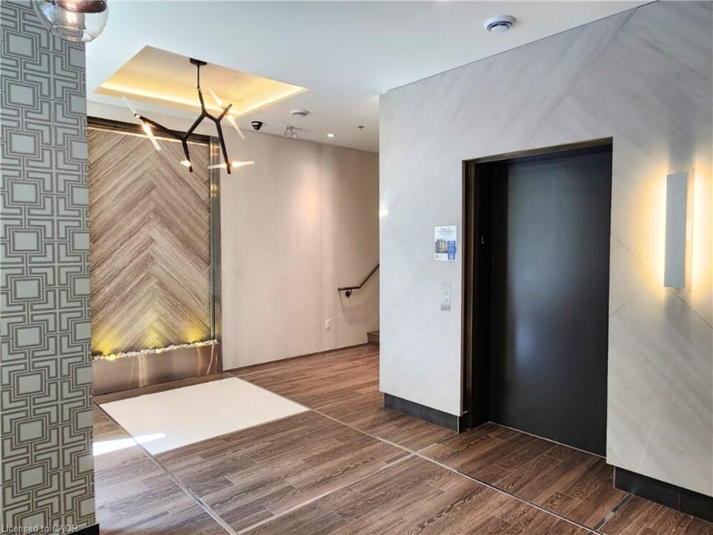 503-479 Charlton Avenue E Property Photo 6