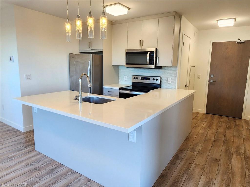 503-479 Charlton Avenue E Property Photo 9