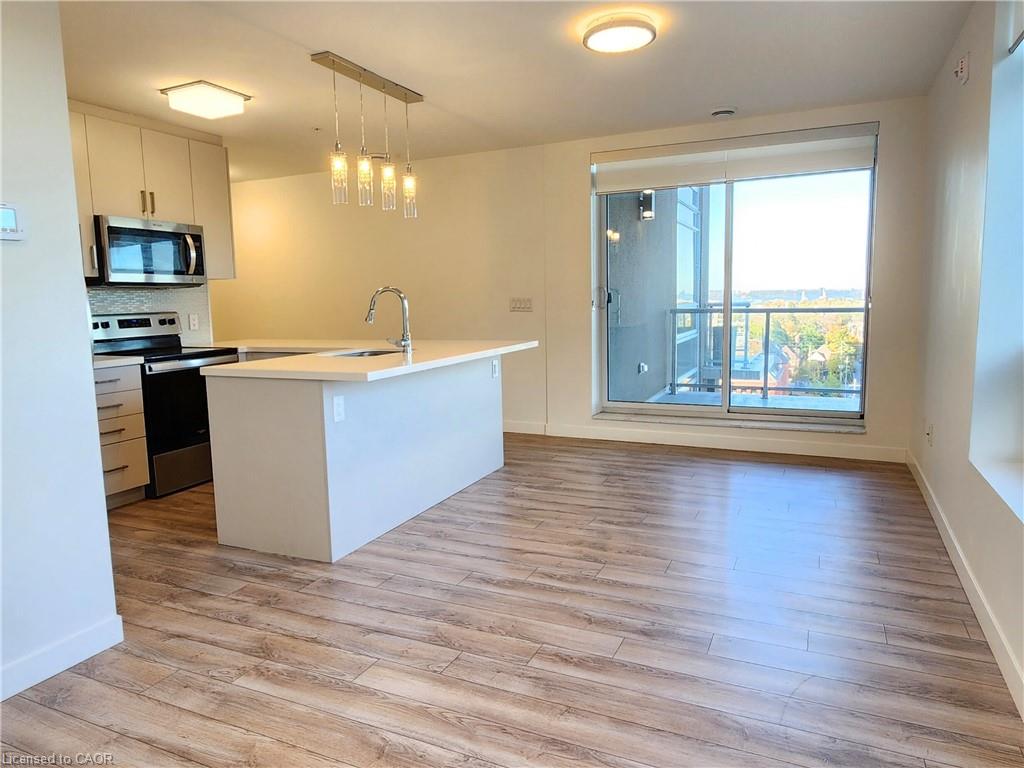 503-479 Charlton Avenue E Property Photo 10