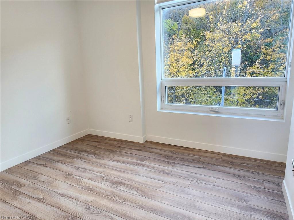 503-479 Charlton Avenue E Property Photo 18