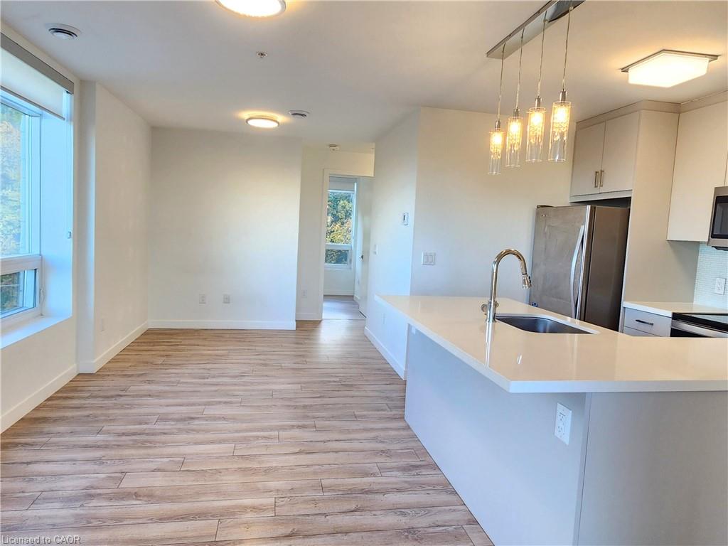 503-479 Charlton Avenue E Property Photo 23