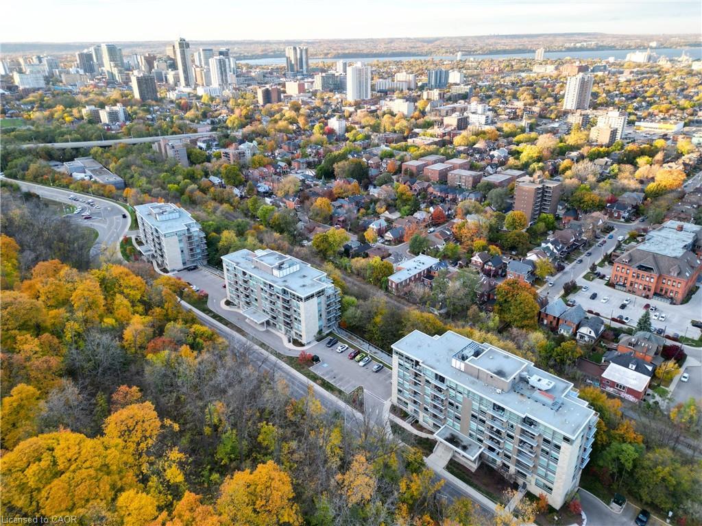 503-479 Charlton Avenue E Property Photo 32