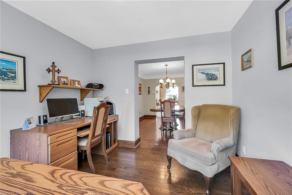 274 Ottawa Street S Property Photo 13