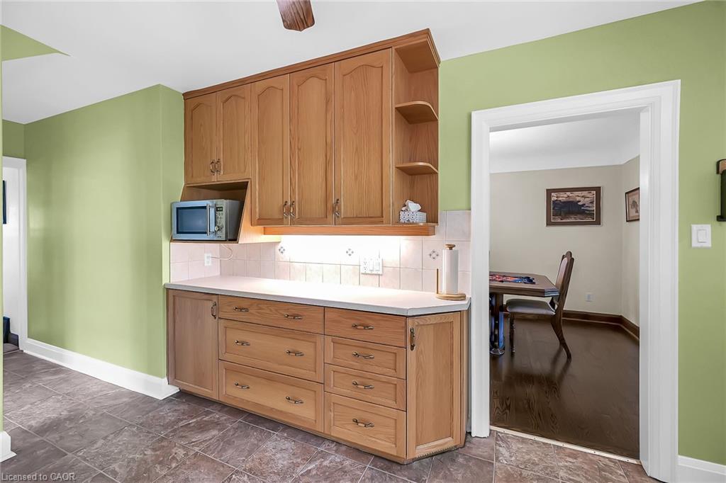 274 Ottawa Street S Property Photo 18