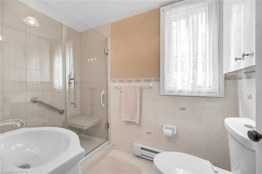 274 Ottawa Street S Property Photo 28