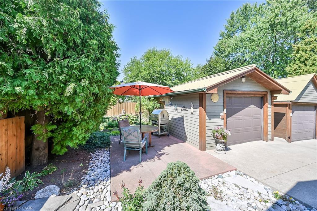 274 Ottawa Street S Property Photo 43