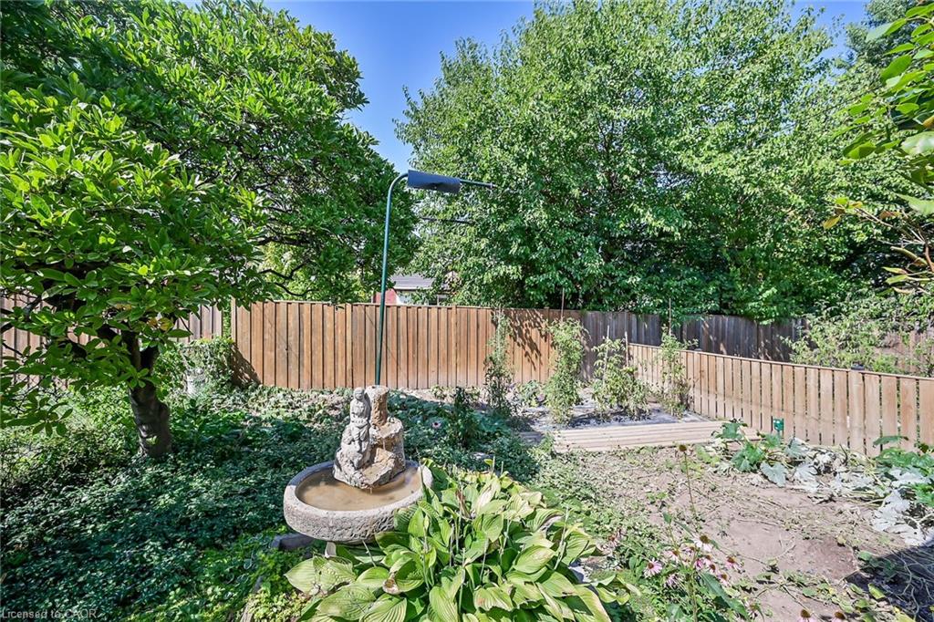 274 Ottawa Street S Property Photo 45