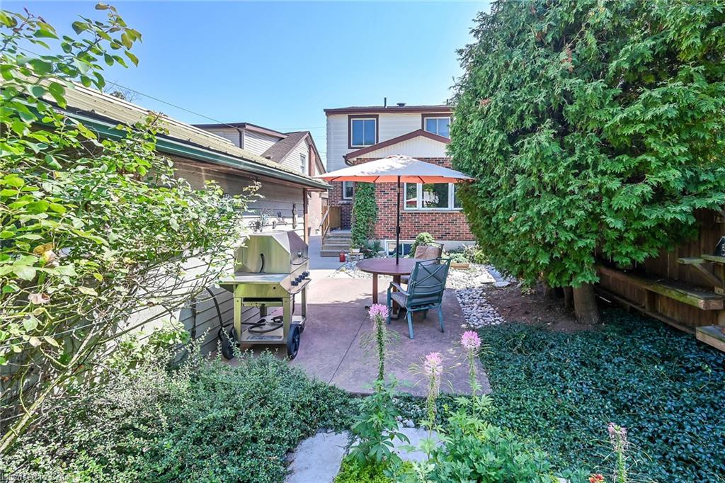 274 Ottawa Street S Property Photo 48