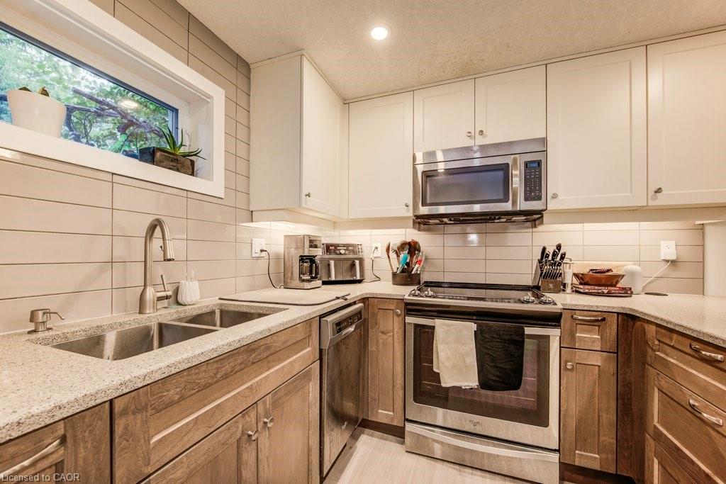 558 Sprucehill Avenue Property Photo 20