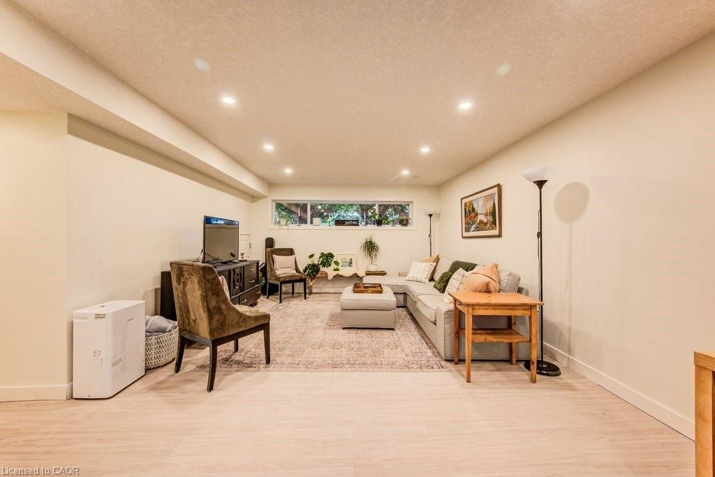 558 Sprucehill Avenue Property Photo 25