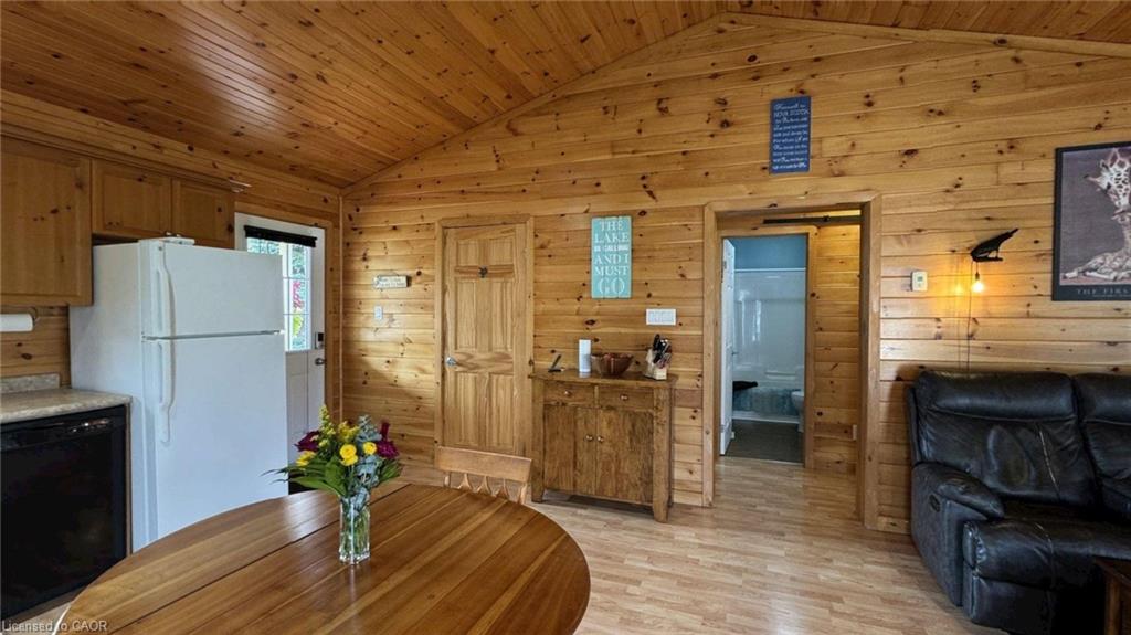 52 Madawaska Trail Property Photo 7
