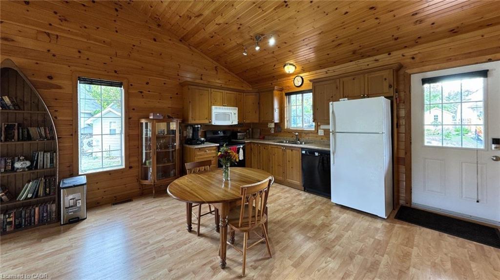 52 Madawaska Trail Property Photo 8