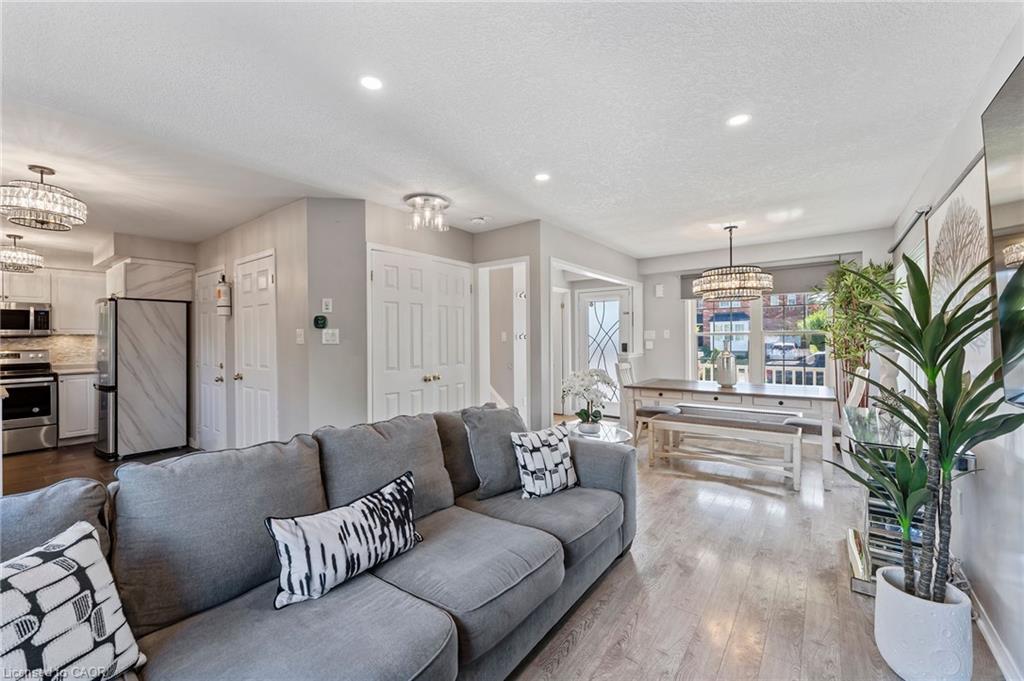 28 Hollinrake Avenue Property Photo 8