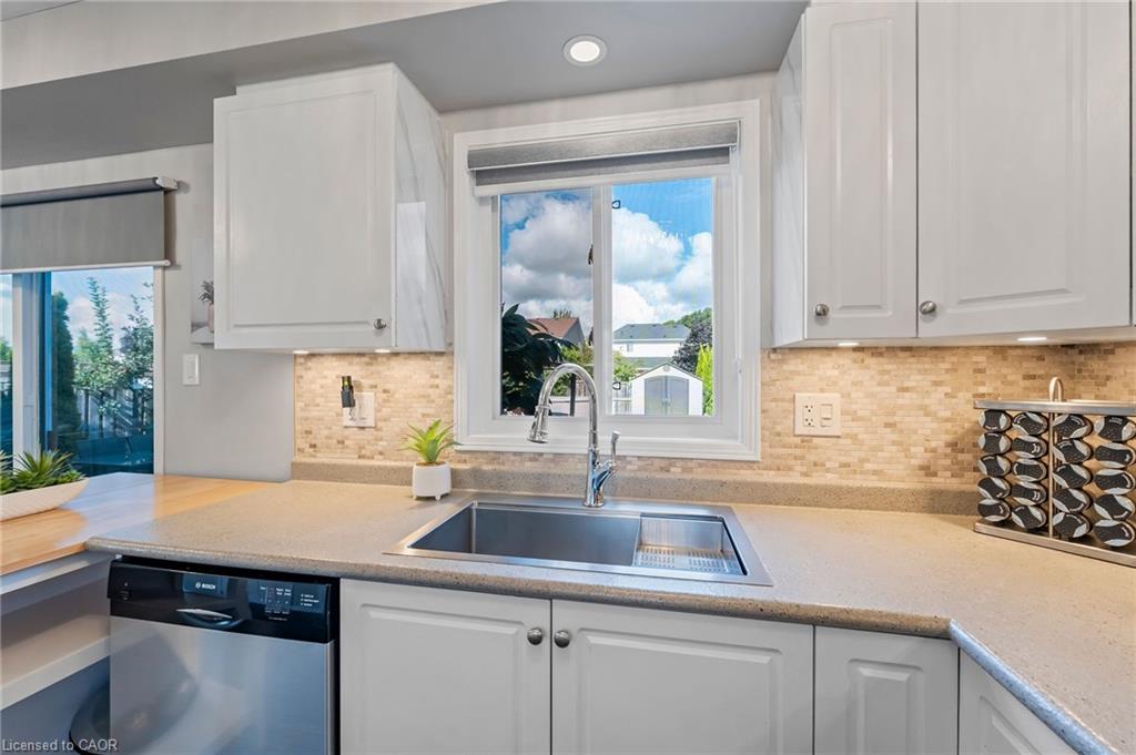 28 Hollinrake Avenue Property Photo 18