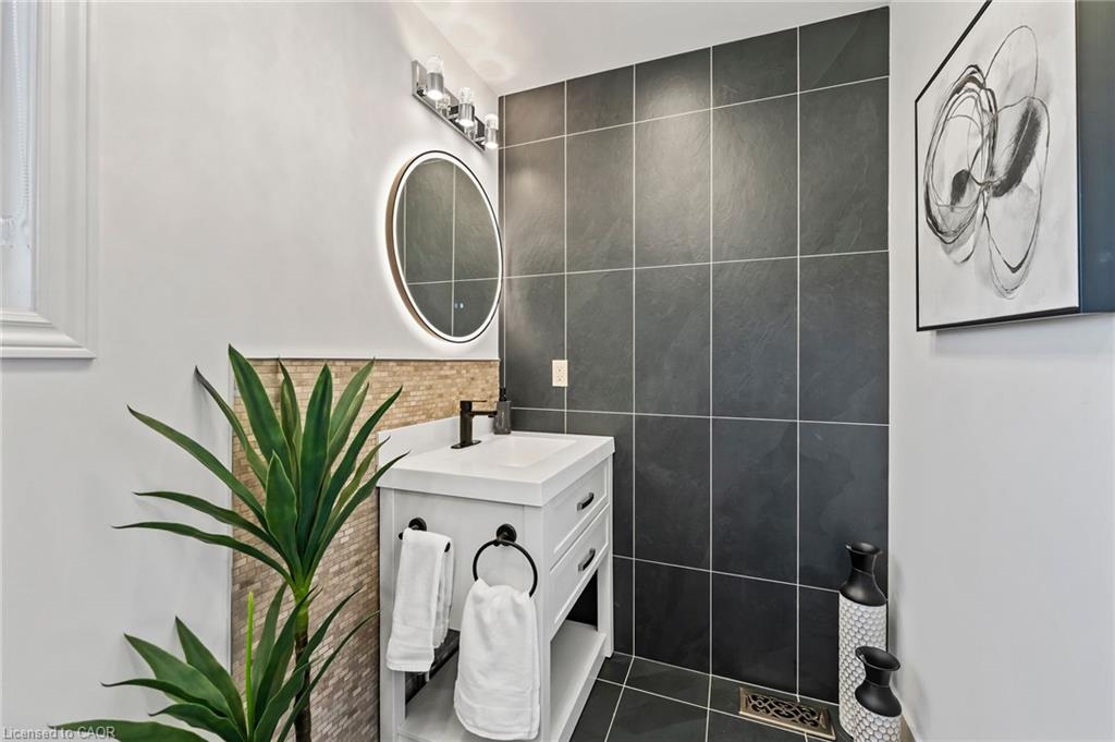 28 Hollinrake Avenue Property Photo 26