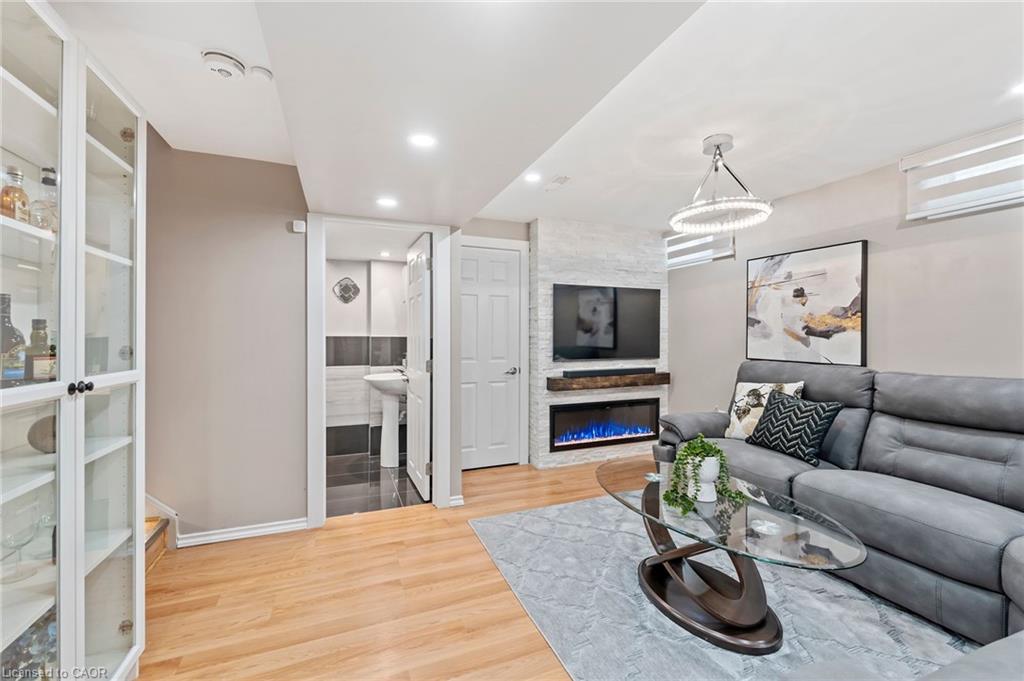 28 Hollinrake Avenue Property Photo 37