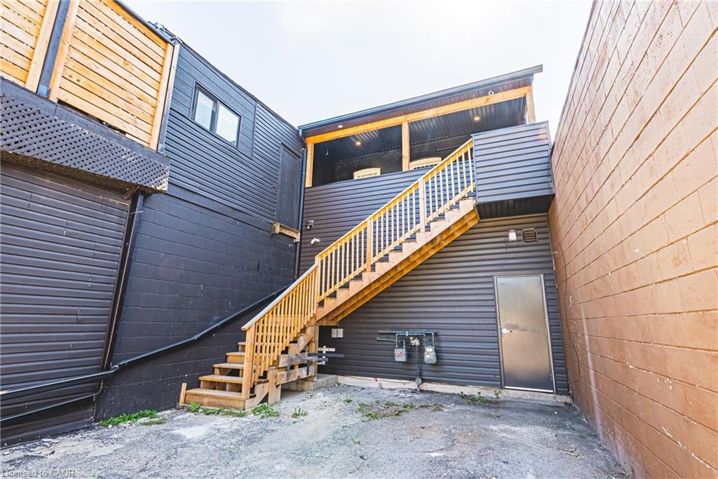 1127 Main Street E Property Photo 22