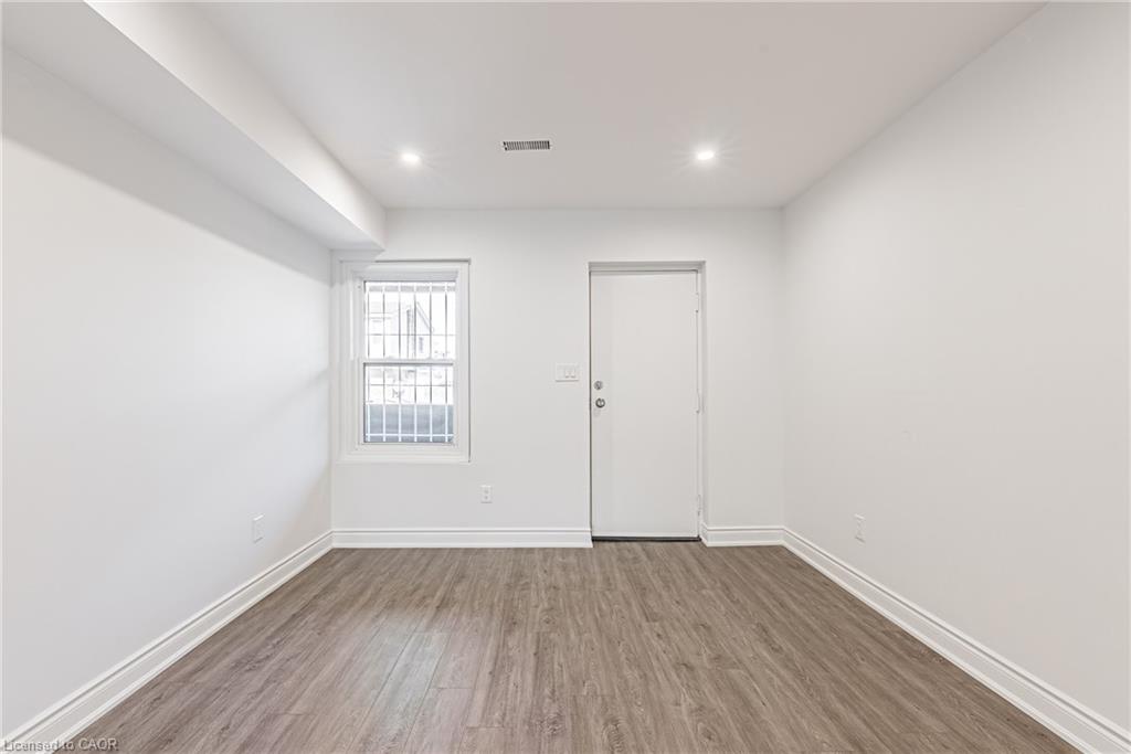 1127 Main Street E Property Photo 25