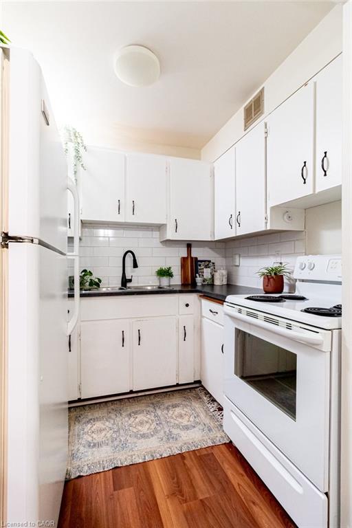 205-23 Main Street Property Photo 15