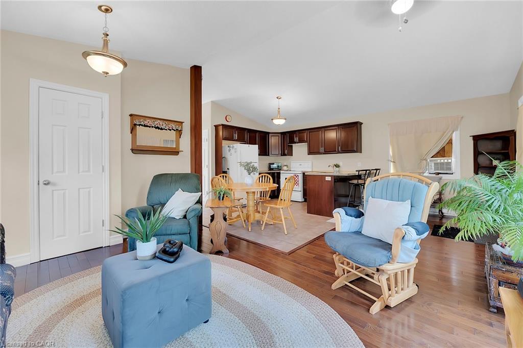 8 Downey Road Property Photo 17