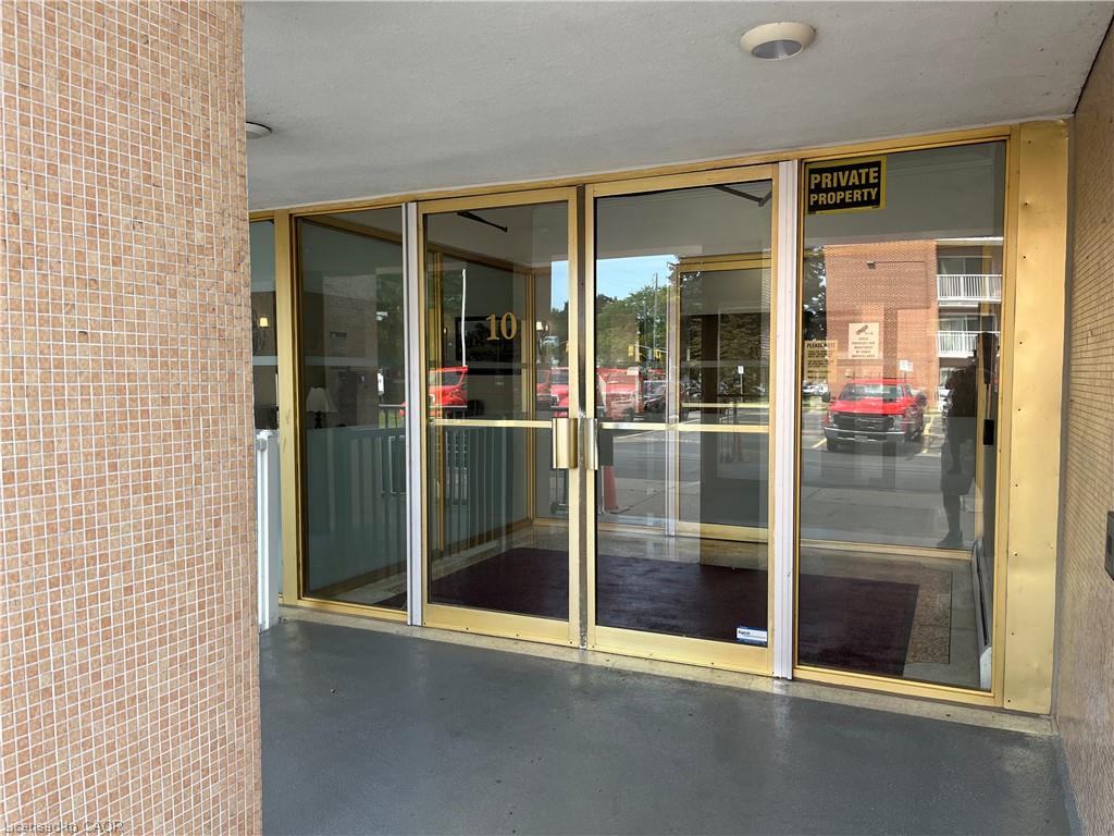 308-10 Woodman Drive S Property Photo 3