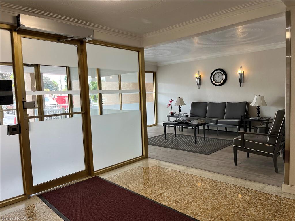 308-10 Woodman Drive S Property Photo 4