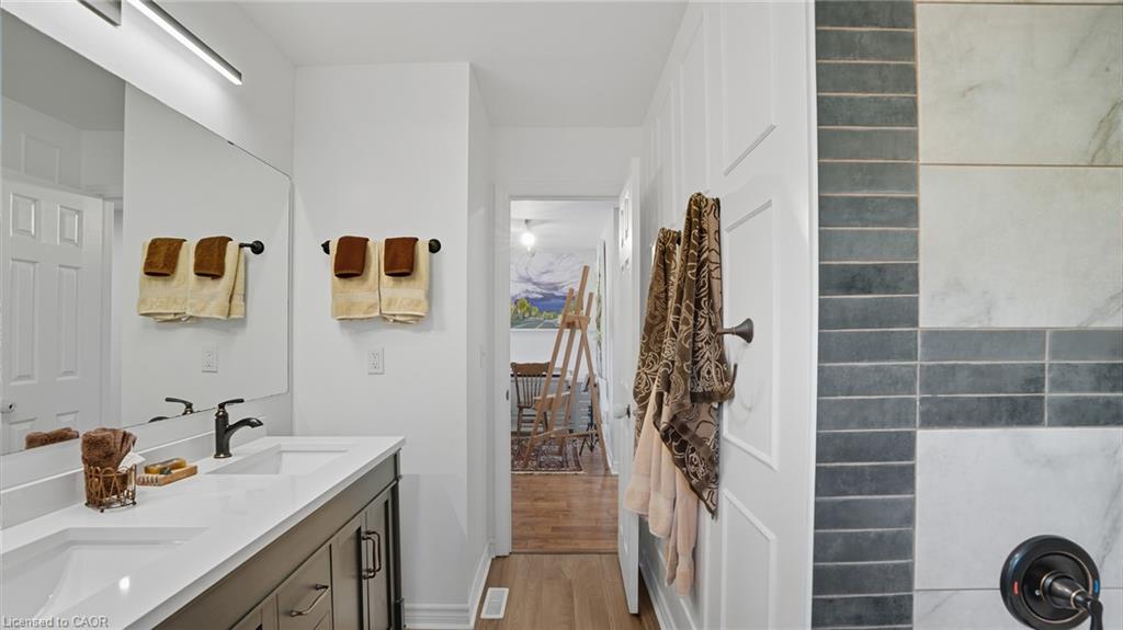 47 Livingstone Drive Property Photo 27