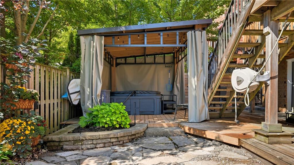 47 Livingstone Drive Property Photo 37